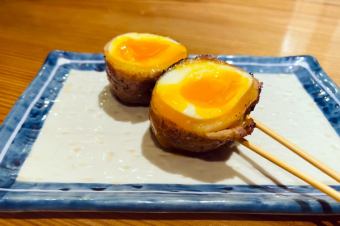 Gooey soft-boiled egg meat roll (1 piece)