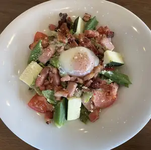 Caesar salad with soft-boiled egg (2 servings) 1,300 yen