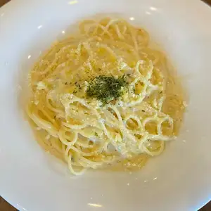 Creamy pasta with lots of cheese
