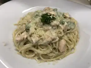 Salmon and avocado cream pasta