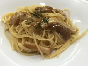 Creamy pasta with porcini mushrooms