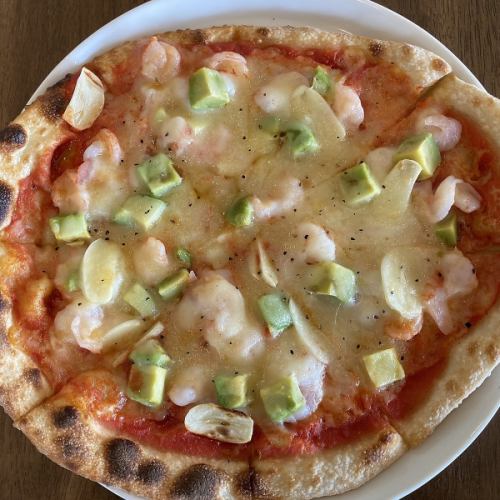 shrimp and avocado pizza