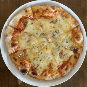 Tomato sauce 4 cheese pizza (in-store only)