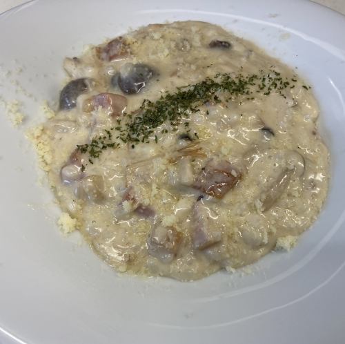 Creamy risotto with bacon and mushrooms