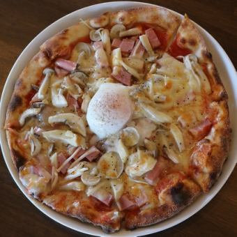 Bacon, mushroom and soft-boiled egg pizza