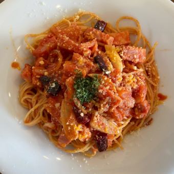 Amatriciana (pasta with bacon and tomato sauce)