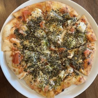 魚介と香草のピザ
