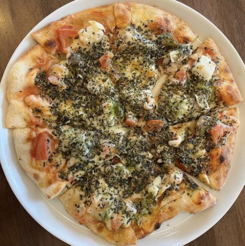 魚介と香草のピザ