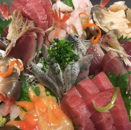 Assorted omakase sashimi