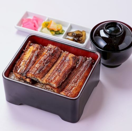 自慢のたれを使用した大人気うな重!