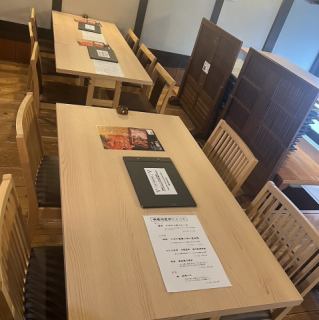 テーブル席：4名卓×3