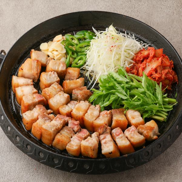 【ミナリサムギョプサル】今韓国で話題沸騰中！サムギョプサル×セリで脂もサッパリとしていて食べ易い！