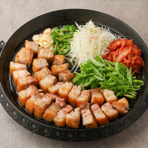 【ミナリサムギョプサル】今韓国で話題沸騰中！サムギョプサル×セリで脂もサッパリとしていて食べ易い！