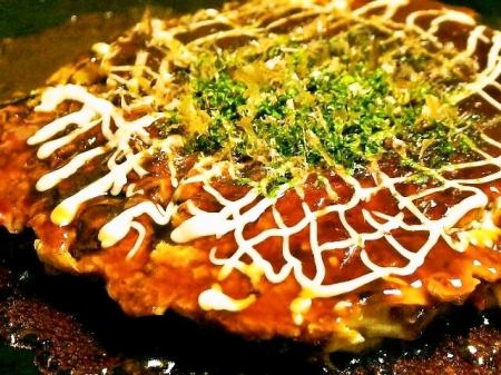 Everyone enjoys Okonomi & Monja♪ Extremely popular with a wide variety of menus ♪ Set meals for lunch are also available ◎