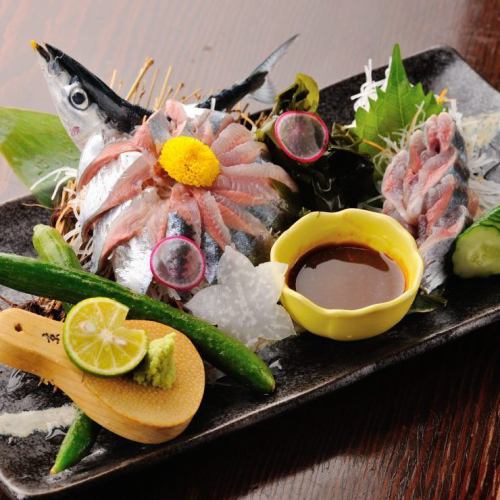 We offer a wide variety of Tohoku seafood and Sendai specialty dishes.