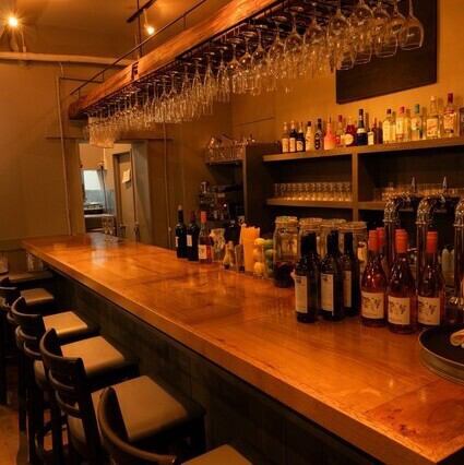 To ensure a spacious atmosphere, the seats are designed with ample space between each other.The high ceilings and luxurious grey interior create a high-quality, comfortable atmosphere.Enjoy your meal in comfort without worrying about the people next to you.The store is barrier-free and wheelchair accessible.