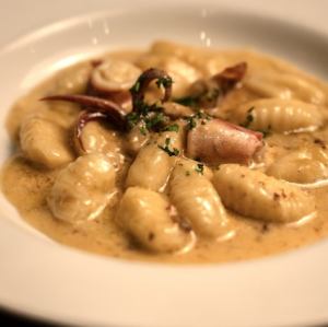 イカニョッキのアンチョビクリーム