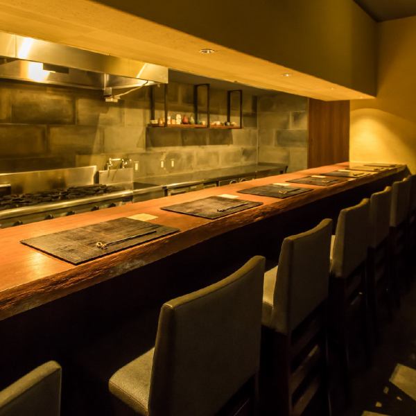 [Sophisticated space that creates adult time ◎] We have 9 seats at the counter.We have an open kitchen, so you can enjoy a cup of specialty while watching the scenery being cooked in front of you.It is perfect not only for one customer, but also for a slightly special dinner with your loved ones!