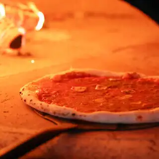 【シェアプラン】窯焼きピッツァと人気メニューをお楽しみいただける全6品の定番プラン