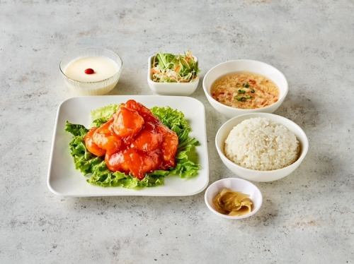 【人気】エビチリ定食