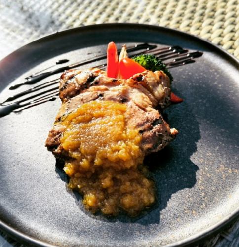 [Pork] Grilled Iberian pork shoulder loin with apple ginger sauce
