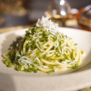 Jalapeno Bianco with Whitebait and Fresh Seaweed