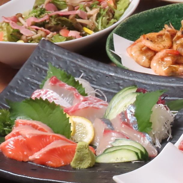 お刺身はもちろん、鮮魚の煮つけや揚げ物もあります！新鮮です！