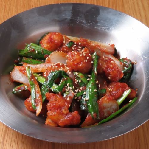 牛ホルモンの辛味噌焼き