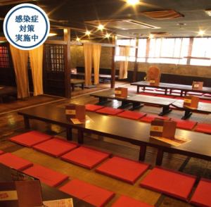 We have seats where you can stretch your legs and relax! The spacious interior makes it suitable for a wide range of occasions such as after work or eating out with friends ♪
