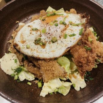 おつまみ紙カツ　目玉焼き乗せ