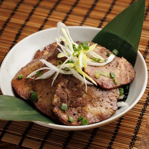 厚切り牛タン塩焼き