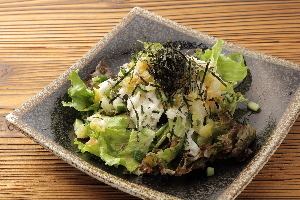참마 토로의 일본식 샐러드 / 바삭 잡어 샐러드 / 뿌리 야채 튀김 샐러드