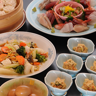 《Japanese and Chinese dishes》7 dishes total 3000 yen (tax included)