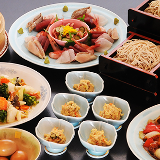 《Japanese and Chinese dishes》 8 dishes, 3,500 yen (tax included)