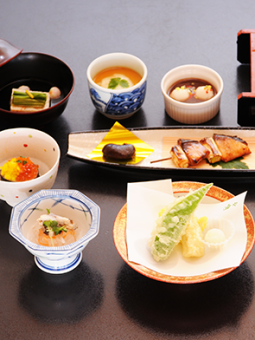 Lunch only [No need to share (individual serving)] [Mini Kaiseki] 7 dishes total 3000 yen (tax included)