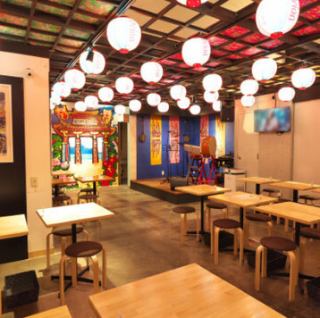 開放感のある広々とした空間に、ゆったり座れるテーブル席をご用意しております◎お一人様からグループまで、様々なシーンでご利用いただけるお席です♪