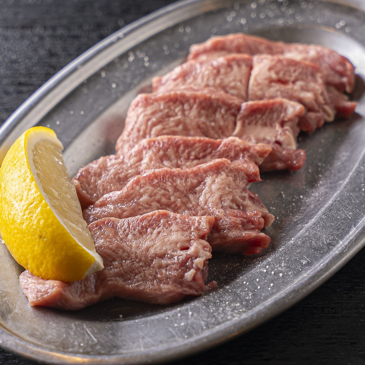 自慢の炭焼き肉料理を堪能♪単品飲み放題もご用意しております！