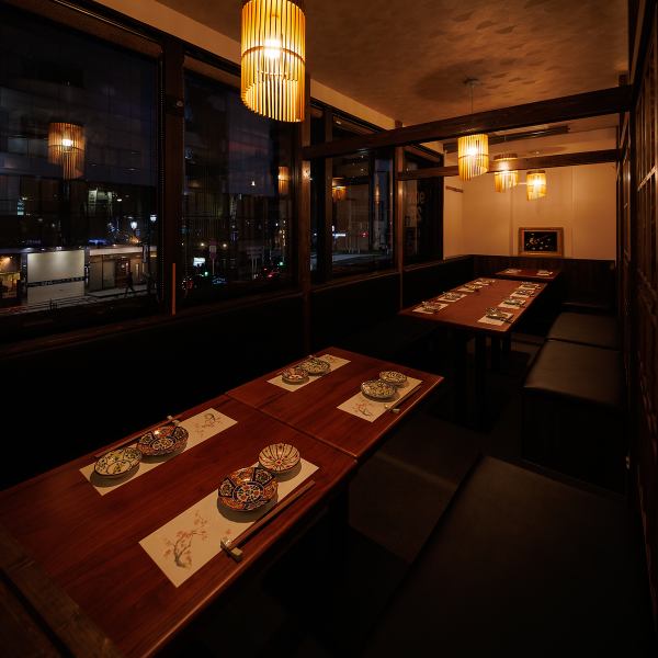 大中小個室完備でさまざまなシーンに対応可能！都会の喧騒を忘れさせてくれる情緒漂う和個室空間。日頃の疲れを癒してくれます。