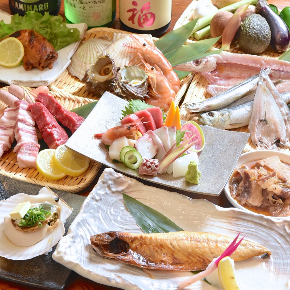 [Private room available!] Enjoy mainly fresh seafood as sashimi from the robata!