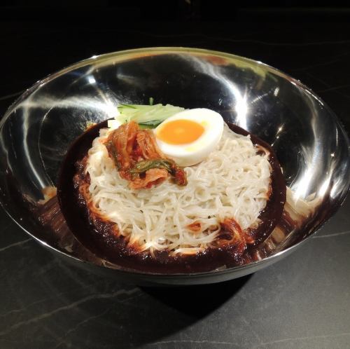 本場のビビン麺