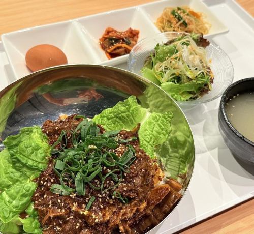 燉牛筋蓋飯