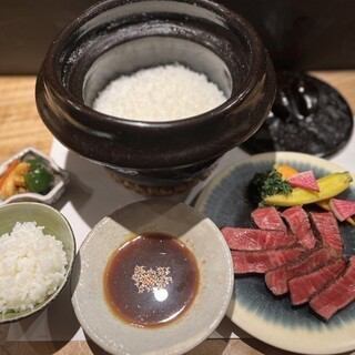 [Finish with rare parts] Chateaubriand and earthenware pot rice, sashimi, Uniku sushi, 10 dishes in total