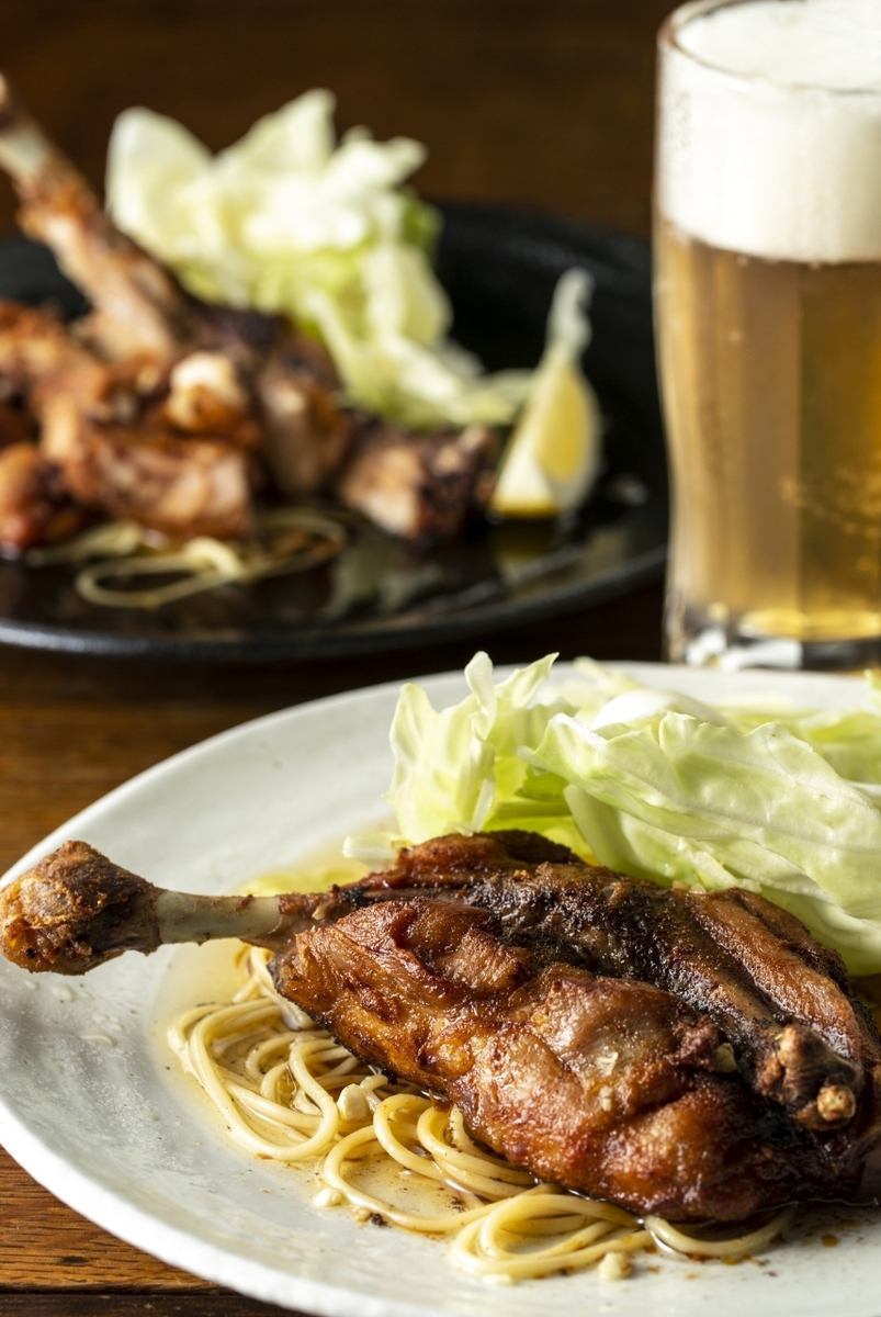 食べ応え抜群★東こだわりの骨付鳥！お酒のお供にどうぞ