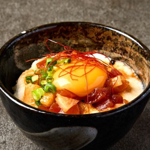 とろろ海鮮ユッケ丼