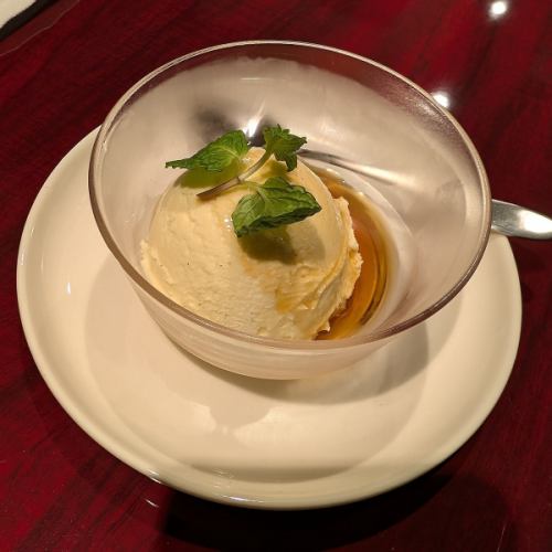 셰리를 쓴 바닐라 아이스크림
