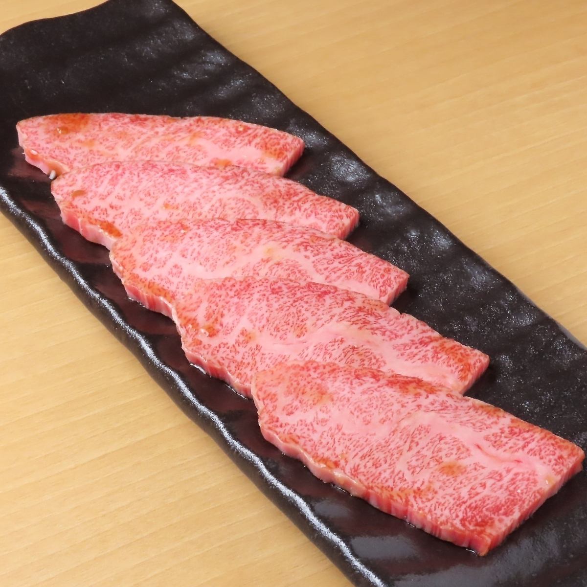 食べるたびに口の中に広がる肉の香りと旨味が堪らない!