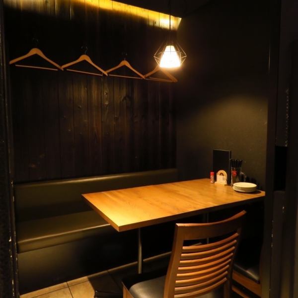 【完全個室完備】当店のお好み焼き居酒屋は、落ち着いた空間で大切なプライベートシーンをお楽しみいただけます。友人や家族との特別な時間、ビジネスシーンにも最適です！心地よい雰囲気の中で、こだわりの絶品お好み焼きを味わいながら、ゆったりとしたひとときをお過ごしください♪