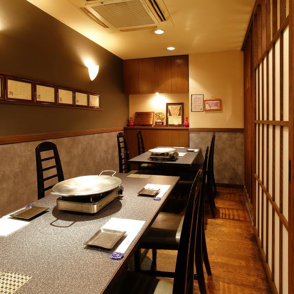 Semi-private rooms with a sense of privacy can be booked for up to 4 people, and can accommodate up to 14 people.The private rooms have a somewhat luxurious feel, and we hope they can be used for higher-grade meals, banquets, and entertaining.!Enjoy the best meat in a variety of dishes such as teppanyaki, yakiniku, and sukiyaki.