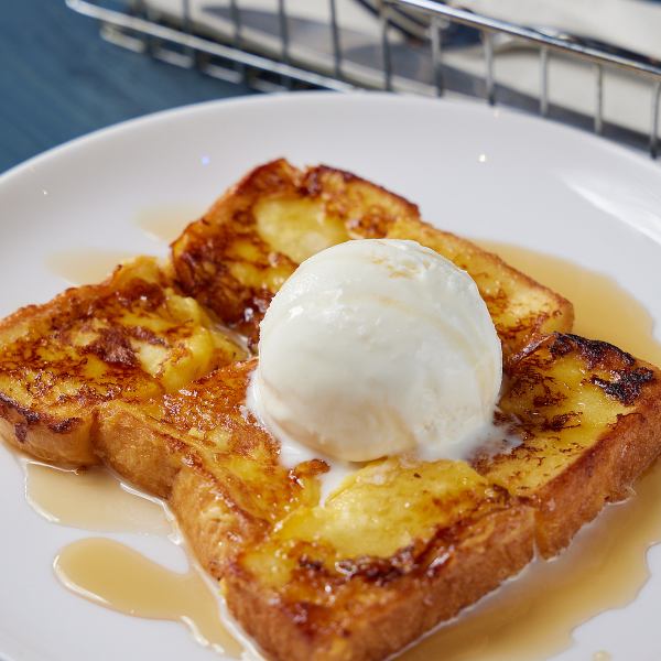 [LAURE'A Limited Menu] Honey French Toast (with vanilla ice cream)