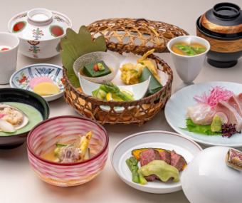 【鯉城会席】旬の食材を使った焼物・温物・御飯など多彩な料理の数々。お祝いや接待にもおすすめ